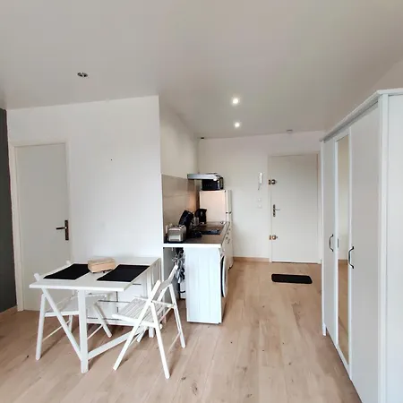 Le Nid Du Pont Neuf * Памье